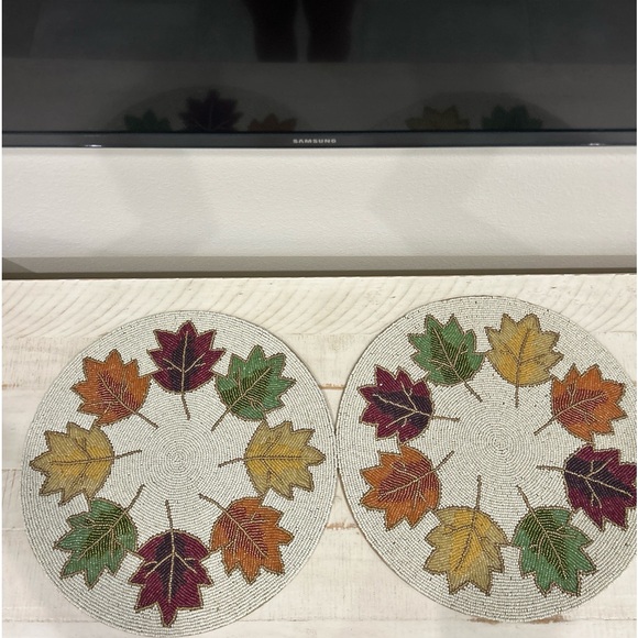 2pc NICOLE MILLER Beaded Fall Leaves 15in Round Placemat Charger Multicolor NEW - Picture 1 of 8
